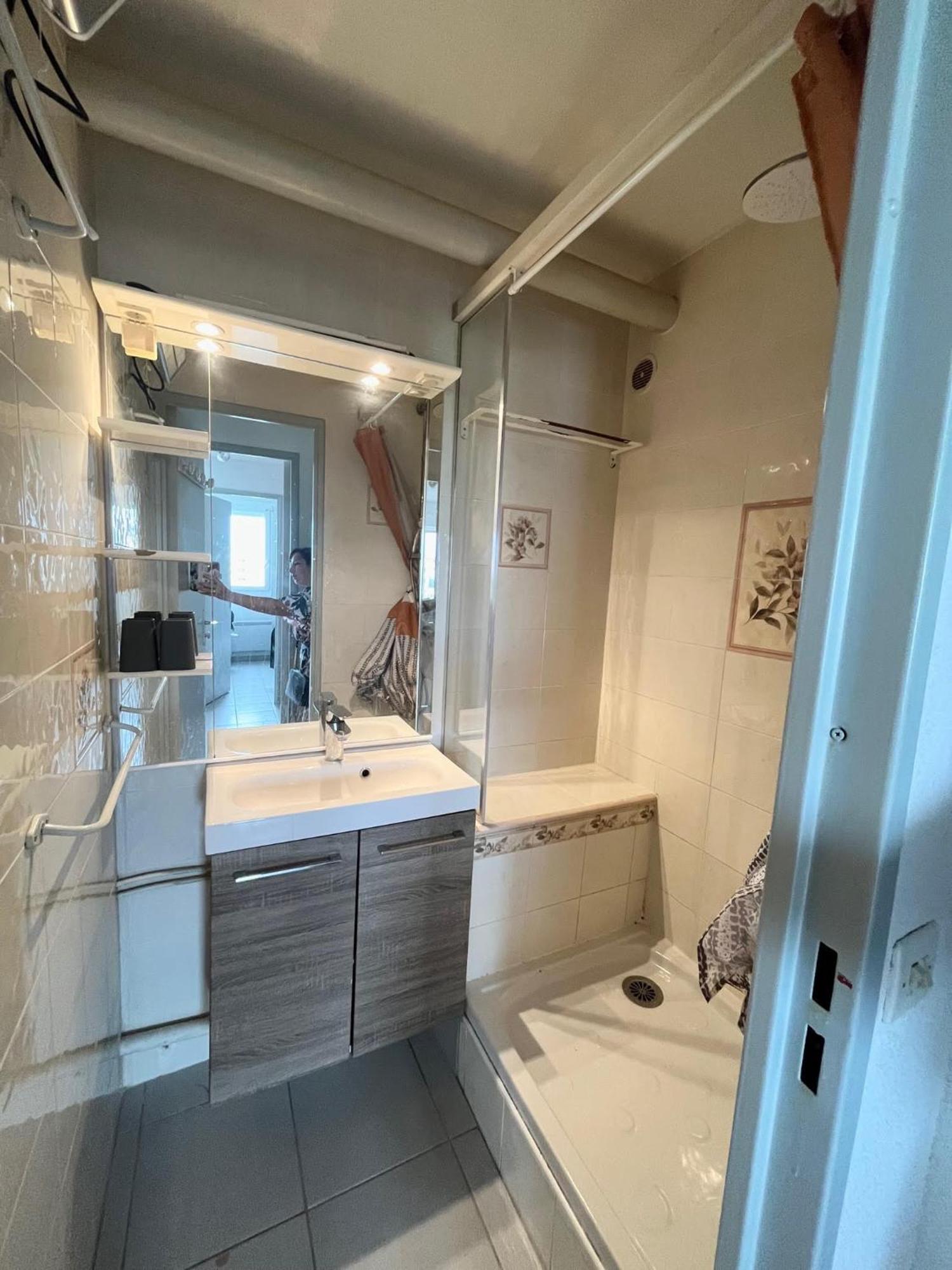 Appartement Devant La Mer + Parking Ле-Гро-дю-Руа Экстерьер фото